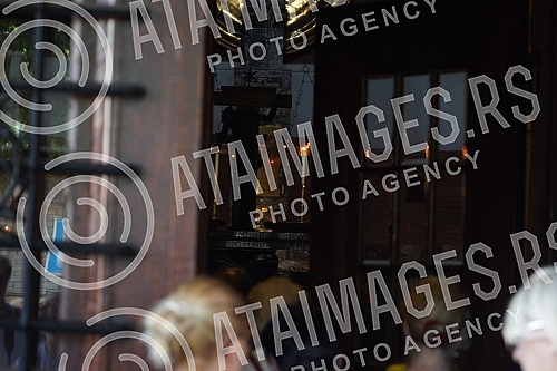 The coffin with the body of Matej Peris arrived at the church of St. Anthony, where it will be exhibited, citizens who came to say goodbye to him are slowly arriving, and at 5 pm there will be a funeral led by Belgrade Archbishop Stanislav Hocevar.