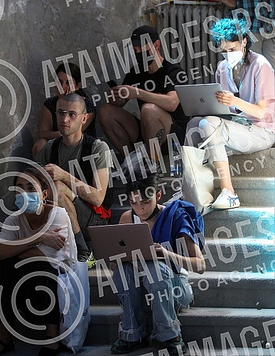 A press conference announcing the program of the 58th October Salon - Belgrade Biennale was held at the Museum of the City of Belgrade.Konferencija za novinare na kojoj je najavljen program 58. Oktobarskog salona - Beogradskog bijenala odrzana je u