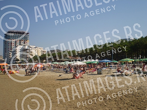Sandy beach in Durres.Pescana plaza u Dracu.