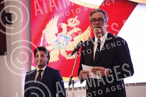 The Prime Minister of Montenegro, Dritan Abazovic, talked with the President of the Serbian Chamber of Commerce, Marko Cadez, and representatives of the Serbian business community about improving economic cooperation between the two countries and str