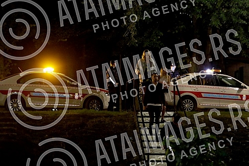 The arrival of communal police (militia) on Belgrade rafts in order to control the implementation of measures in the fight against the crown.Dolazak komunalne policije (milicije) na beogradske splavove kako bi kontrolisali sprovodjenje mera u borbi