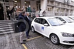 At the Republic Bureau of Statistics, representatives of the EU Delegation to Serbia handed over to the director of the Bureau Miladin Kovacevic the keys to 18 cars donated by the EU.U Republickom zavodu za statistiku predstavnici Delegacije EU u S