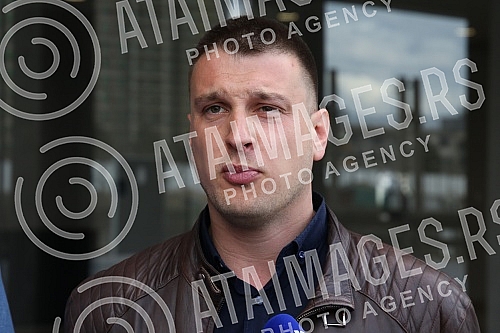 The Belgrade High Court handed down a first-instance verdict to two former police officers accused of revealing official secrets regarding their activities during the visit of then-Serbian Prime Minister Aleksandar Vucic to Potocari in July 2015 when