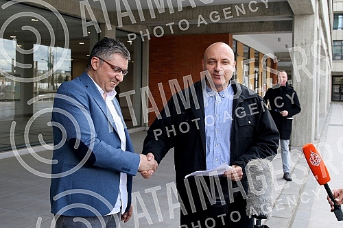 The Belgrade High Court handed down a first-instance verdict to two former police officers accused of revealing official secrets regarding their activities during the visit of then-Serbian Prime Minister Aleksandar Vucic to Potocari in July 2015 when