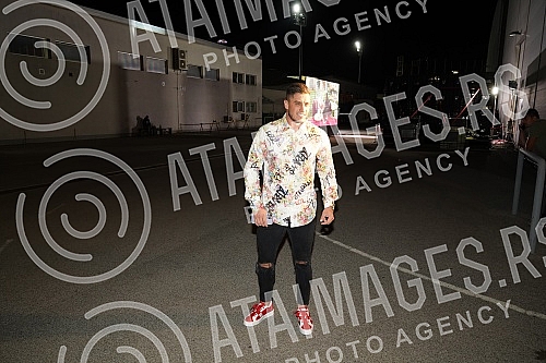 Superfinale of the fifth season of the reality program Zadruga, which is broadcast on Pink TV.Superfinale pete sezone rijaliti programa Zadruga koji se emituje na televiziji Pink.