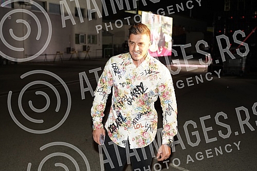 Superfinale of the fifth season of the reality program Zadruga, which is broadcast on Pink TV.Superfinale pete sezone rijaliti programa Zadruga koji se emituje na televiziji Pink.