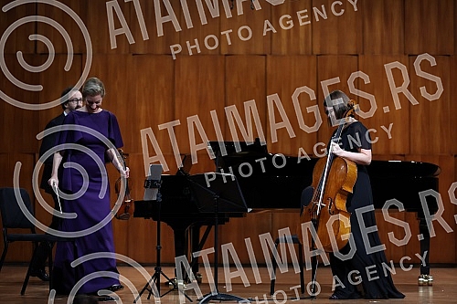 The American violinist Elizabeth Pitcairn performed in the Great Hall of the Kolarce Endowment, and the audience in Serbia had the opportunity to hear for the first time the sounds of one of the most famous and expensive violins in the world, the Red