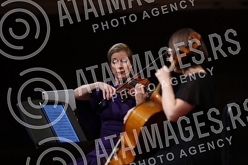 The American violinist Elizabeth Pitcairn performed in the Great Hall of the Kolarce Endowment, and the audience in Serbia had the opportunity to hear for the first time the sounds of one of the most famous and expensive violins in the world, the Red