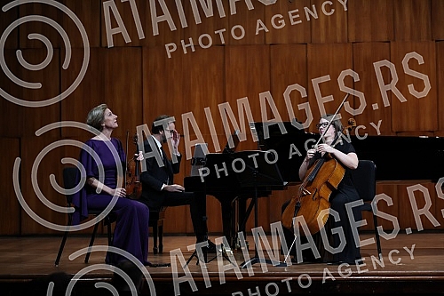 The American violinist Elizabeth Pitcairn performed in the Great Hall of the Kolarce Endowment, and the audience in Serbia had the opportunity to hear for the first time the sounds of one of the most famous and expensive violins in the world, the Red