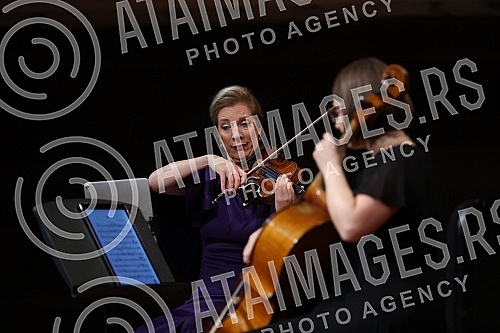 The American violinist Elizabeth Pitcairn performed in the Great Hall of the Kolarce Endowment, and the audience in Serbia had the opportunity to hear for the first time the sounds of one of the most famous and expensive violins in the world, the Red