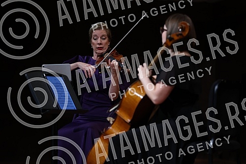 The American violinist Elizabeth Pitcairn performed in the Great Hall of the Kolarce Endowment, and the audience in Serbia had the opportunity to hear for the first time the sounds of one of the most famous and expensive violins in the world, the Red