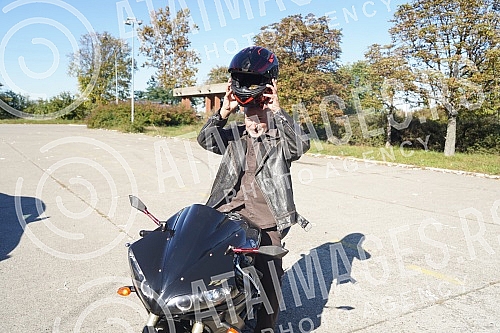 Djordje Djogani and Vesna Djogani shoot a video for a new song at the Politika printing house.Djordje Djogani i Vesna Djogani snimaju spot za novu pesmu u krugu stamparije Politika.
