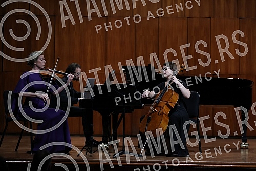 The American violinist Elizabeth Pitcairn performed in the Great Hall of the Kolarce Endowment, and the audience in Serbia had the opportunity to hear for the first time the sounds of one of the most famous and expensive violins in the world, the Red