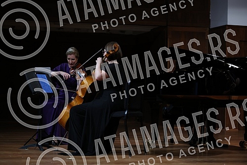 The American violinist Elizabeth Pitcairn performed in the Great Hall of the Kolarce Endowment, and the audience in Serbia had the opportunity to hear for the first time the sounds of one of the most famous and expensive violins in the world, the Red