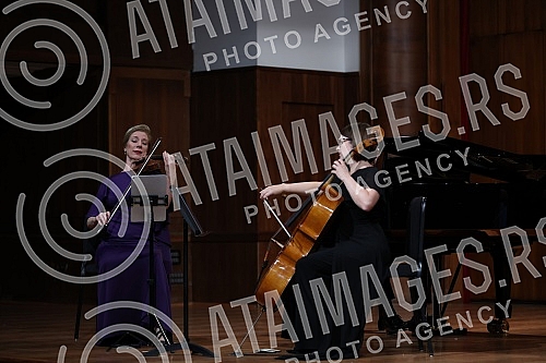 The American violinist Elizabeth Pitcairn performed in the Great Hall of the Kolarce Endowment, and the audience in Serbia had the opportunity to hear for the first time the sounds of one of the most famous and expensive violins in the world, the Red