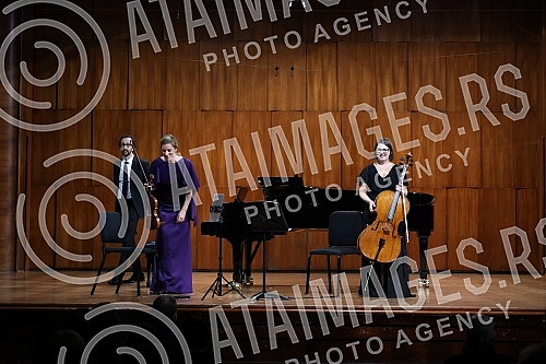 The American violinist Elizabeth Pitcairn performed in the Great Hall of the Kolarce Endowment, and the audience in Serbia had the opportunity to hear for the first time the sounds of one of the most famous and expensive violins in the world, the Red