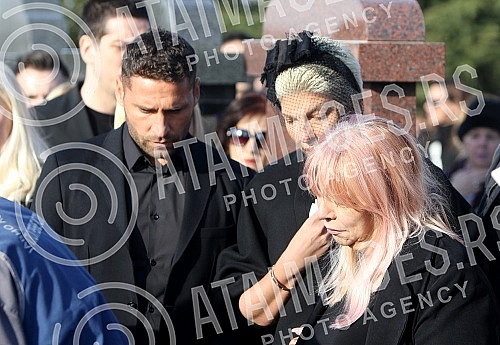 Funeral of Divna Karleusa held on Beanijsko cemetary.Sahrana povodom smrti Divne Karleuse odrzana na Bezanijskom groblju.