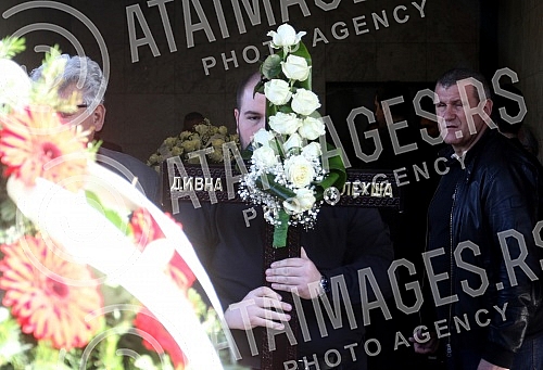 Funeral of Divna Karleusa held on Beanijsko cemetary.Sahrana povodom smrti Divne Karleuse odrzana na Bezanijskom groblju.
