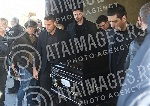 Funeral of Divna Karleusa held on Beanijsko cemetary.Sahrana povodom smrti Divne Karleuse odrzana na Bezanijskom groblju.
