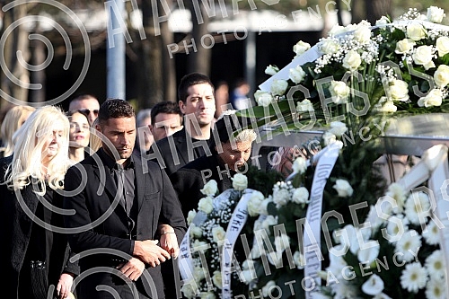 Funeral of Divna Karleusa held on Beanijsko cemetary.Sahrana povodom smrti Divne Karleuse odrzana na Bezanijskom groblju.