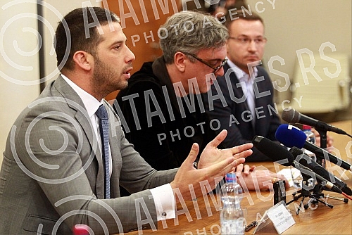 Marko Cadez, predsednik Privredne komore Srbije i Vanja Udovicic, ministar omladine i sporta potpisali su sporazum u cilju unapredjenja saradnje izmedju organizacija u oblasti sporta i privrede, a sve u cilju podizanja performansi domace privrede i d