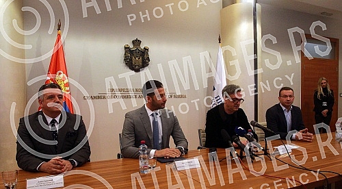 Marko Cadez, predsednik Privredne komore Srbije i Vanja Udovicic, ministar omladine i sporta potpisali su sporazum u cilju unapredjenja saradnje izmedju organizacija u oblasti sporta i privrede, a sve u cilju podizanja performansi domace privrede i d