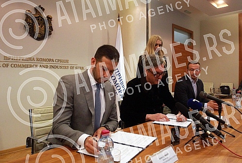 Marko Cadez, predsednik Privredne komore Srbije i Vanja Udovicic, ministar omladine i sporta potpisali su sporazum u cilju unapredjenja saradnje izmedju organizacija u oblasti sporta i privrede, a sve u cilju podizanja performansi domace privrede i d