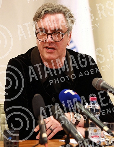 Marko Cadez, predsednik Privredne komore Srbije i Vanja Udovicic, ministar omladine i sporta potpisali su sporazum u cilju unapredjenja saradnje izmedju organizacija u oblasti sporta i privrede, a sve u cilju podizanja performansi domace privrede i d