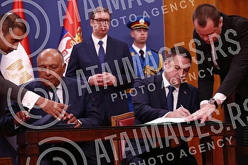 In the presence of the President of the Republic of Serbia, Aleksandar Vucic, and the President of the Arab Republic of Egypt, Abdel Fattah al-Sisi, 13 cooperation agreements were signed, including the cooperation program between the Government of Se