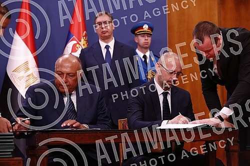 Memorandum o razumevanju o saradnji Razvojne agencije Srbije i Uprave slobodnih zona - GAFI o jacanju bilateralnih investicionih odnosa potpisali su direktor Razvojne agencije Srbije Rados Gazdic i ministar spoljnih poslova Egipta Samih Sukri, a njih