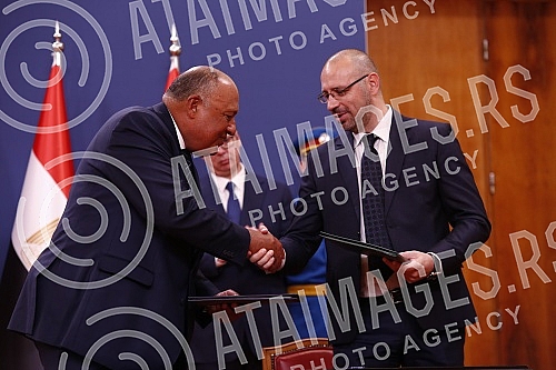 Memorandum o razumevanju o saradnji Razvojne agencije Srbije i Uprave slobodnih zona - GAFI o jacanju bilateralnih investicionih odnosa potpisali su direktor Razvojne agencije Srbije Rados Gazdic i ministar spoljnih poslova Egipta Samih Sukri, a njih