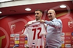 Goal scorer Aleksandar Pesic signed a three-year contract, with the possibility of extending the cooperation for another year, with Crvena Zvezda and expressed great satisfaction about returning to his home.Golgeter Aleksandar Pesic je potpisao tro