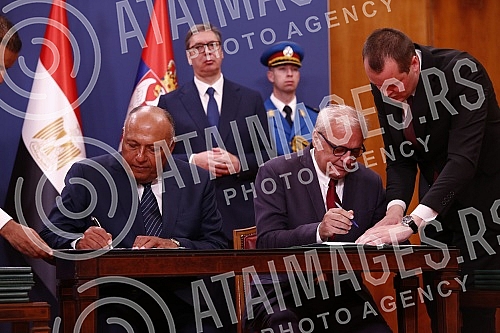 General Director of RTS Dragan Bujosevic and Minister of Foreign Affairs of Egypt Samih Sukri signed a Memorandum of Understanding on cooperation between Radio and Television of Serbia and the National Media Authority of Egypt.Generalni direktor RT