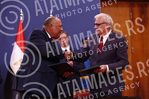 General Director of RTS Dragan Bujosevic and Minister of Foreign Affairs of Egypt Samih Sukri signed a Memorandum of Understanding on cooperation between Radio and Television of Serbia and the National Media Authority of Egypt.Generalni direktor RT