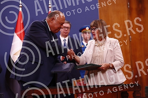 The program of cooperation in the field of culture and art between the Egyptian and Serbian governments was signed by the Minister of Culture and Information Maja Gojkovic and the Minister of Foreign Affairs Samih Sukri, as well as the Memorandum of 