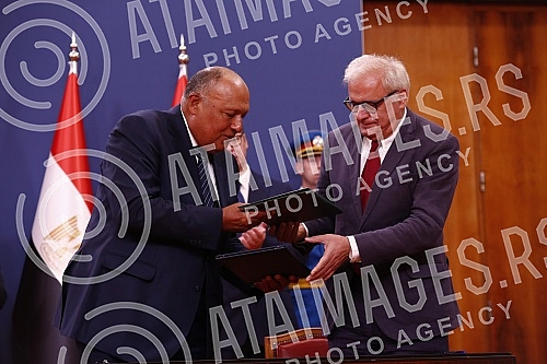 General Director of RTS Dragan Bujosevic and Minister of Foreign Affairs of Egypt Samih Sukri signed a Memorandum of Understanding on cooperation between Radio and Television of Serbia and the National Media Authority of Egypt.Generalni direktor RT