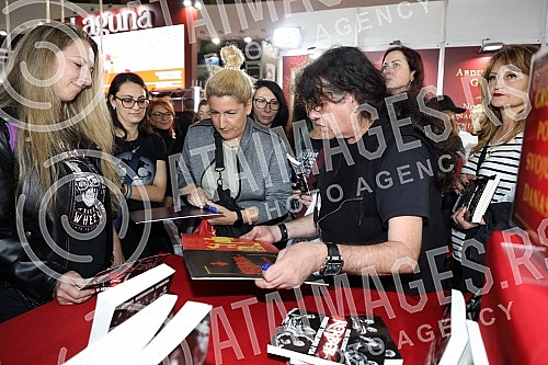 The sixth day at the 65th International Book Fair at the Belgrade Fair.

Sesti dan na 65. Medjunarodnom sajmu knjiga na Beogradskom sajmu.
