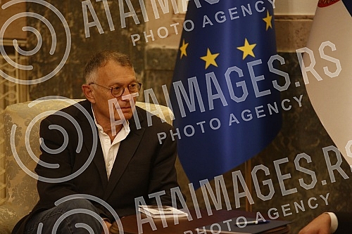 The President of the Republic of Serbia, Aleksandar Vucic, met with the French writer Patrick Besson.Predsednika Republike Srbije Aleksandar Vucic sastao se sa francuskim knjizevnikom Patrikom Besonom.