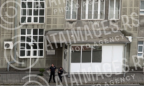 Belgrade residents on the terraces and rooftops of buildings during the curfew, which began at 6 p.m., ending Monday at 5 p.m.Stanovnici Beograda na terasama i krovovima zgrada tokom policijskog casa koji je poceo u peak u 18.00 casova, a zavrsava s