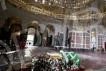 In the Temple of Saint Sava, a coffin with the remains of Patriarch Irinej was placed on a pedestal of flowers.U Hramu Svetog Save na postament od cveca polozen je kovceg sa zemnim ostacima patrijarha Irineja.