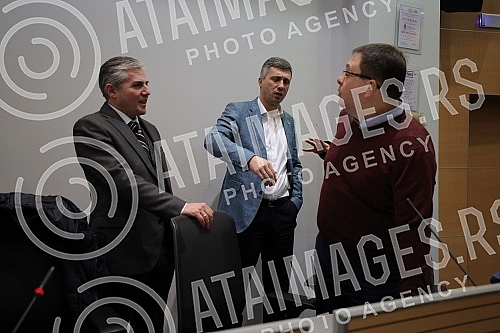 Organized by the Serbian movement Dveri in the hall of the Municipal Assembly of Stari grad, a panel discussion was held on the referendum LET'S NOT GIVE A CONSTITUTION!U organizaciji Srpskog pokreta Dveri u sali Skupstine opstine Stari grad odrzan