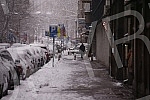 Snow in Belgrade has been falling for the second day, the central roads have been cleared, sidewalks are being cleaned.Sneg u Beogradu pada vec drugi dan, centralne sabracajnice su rasciscene, ciste se trotoari