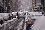 Snow in Belgrade has been falling for the second day, the central roads have been cleared, sidewalks are being cleaned.Sneg u Beogradu pada vec drugi dan, centralne sabracajnice su rasciscene, ciste se trotoari