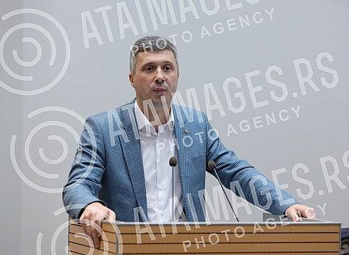 Organized by the Serbian movement Dveri in the hall of the Municipal Assembly of Stari grad, a panel discussion was held on the referendum LET'S NOT GIVE A CONSTITUTION!U organizaciji Srpskog pokreta Dveri u sali Skupstine opstine Stari grad odrzan