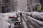 Snow in Belgrade has been falling for the second day, the central roads have been cleared, sidewalks are being cleaned.Sneg u Beogradu pada vec drugi dan, centralne sabracajnice su rasciscene, ciste se trotoari