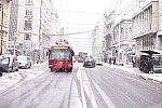 Snow in Belgrade has been falling for the second day, the central roads have been cleared, sidewalks are being cleaned.Sneg u Beogradu pada vec drugi dan, centralne sabracajnice su rasciscene, ciste se trotoari