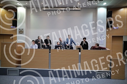 Organized by the Serbian movement Dveri in the hall of the Municipal Assembly of Stari grad, a panel discussion was held on the referendum LET'S NOT GIVE A CONSTITUTION!U organizaciji Srpskog pokreta Dveri u sali Skupstine opstine Stari grad odrzan