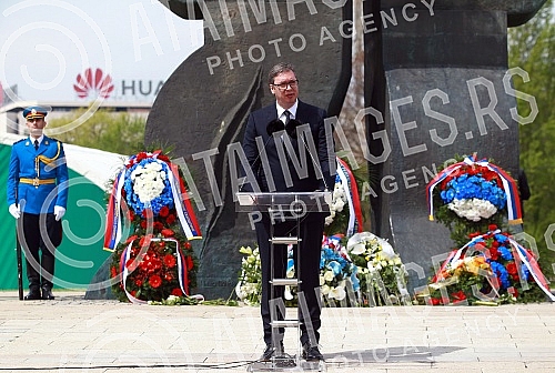 A state ceremony dedicated to the National Day of Remembrance of the Republic of Serbia for the victims of the Holocaust, genocide and other victims of fascism was held on the Coast of Jasenovac Victims.Drzavna ceremonija posvecena obelezavanju nac
