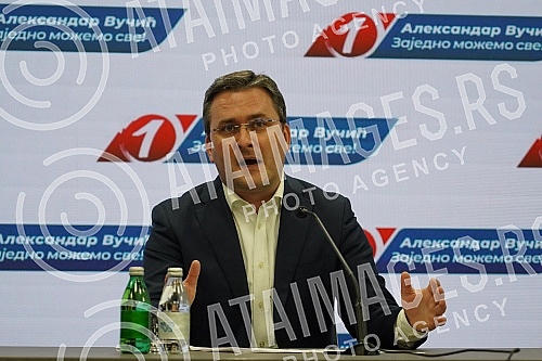 Addressing the media after the completed session of the Presidency of the Serbian Progressive Party.Obaracanje medijima nakon zavrsene sednice Predsednistva Srpske napredne stranke.