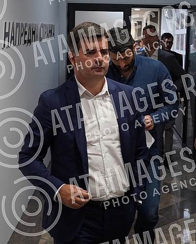 The session of the Presidency of the Serbian Progressive Party has ended.Zavsena je Sednica Predsednistva Srpske napredne stranke.